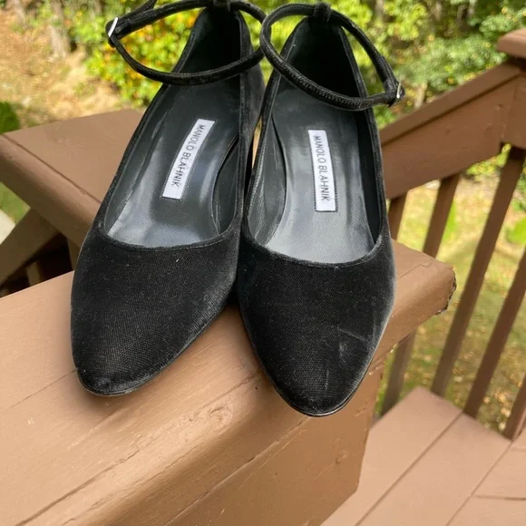 Manolo Blahnik Listony Strap 50 - Picture 7 of 16